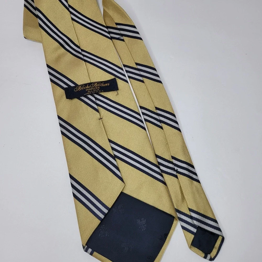 Vintage Brooks Brothers Makers 100% Silk‎ Neck Tie Striped Gold Blue Mens 56